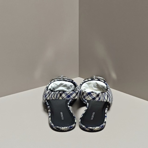 Authentic Balenciaga Women's Houndstooth Slingback Flats - Black and White - Picture 3 of 5